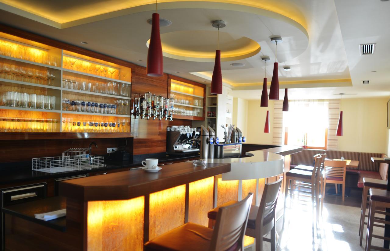 Hotel-Restaurant Gruber Pollau Bagian luar foto